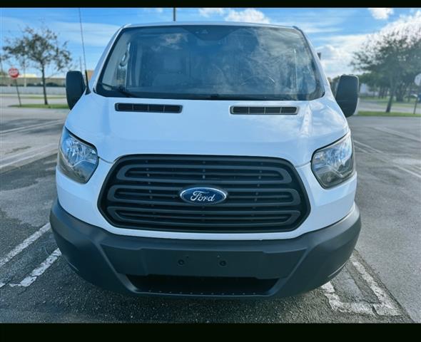 $26999 : Se vende Ford Transit 150 Van image 1