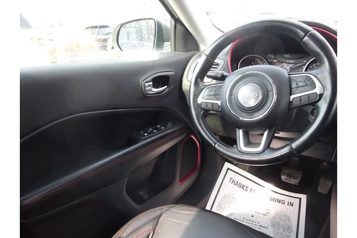 $10900 : 2019 Compass Trailhawk 4x4 image 10