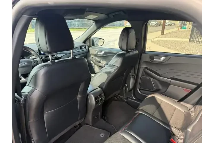 $21541 : Ford Escape 2025 ST-Line 4dr image 5