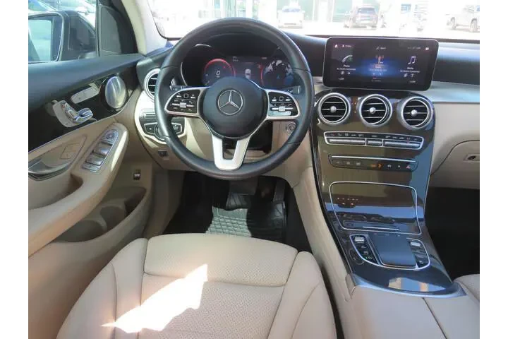 $28991 : Mercedes-Benz GLC 2021 GLC 3 image 10