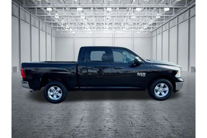 $28986 : Ram 1500 Classic 2023 4x4 SL image 8