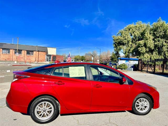 $18995 : 2016 Prius Two image 7