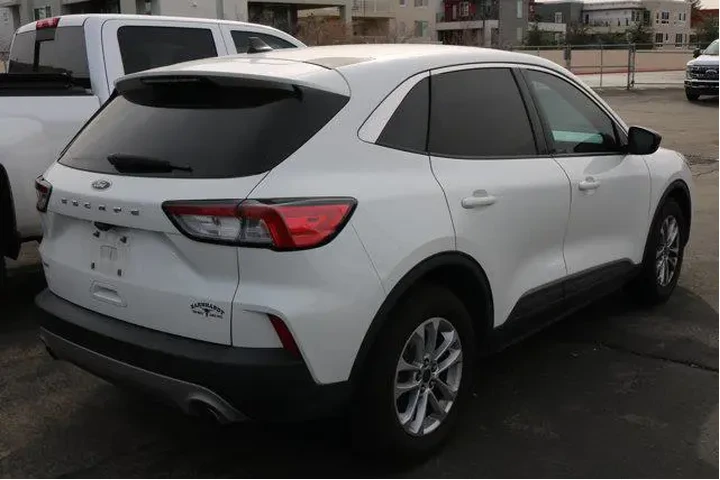 $16143 : Ford Escape 2022 SE 4dr SUV image 6