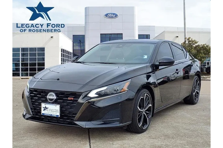 $21800 : Nissan Altima 2023 2.5 SR 4d image 1