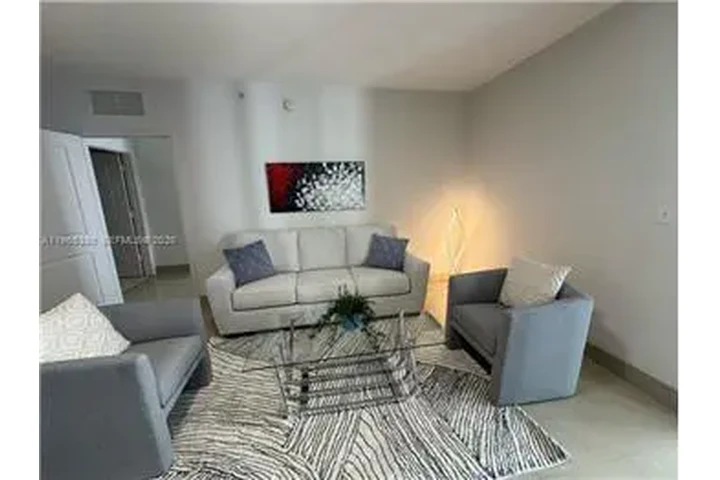 $5800 : Rental property with 2 bedro image 2