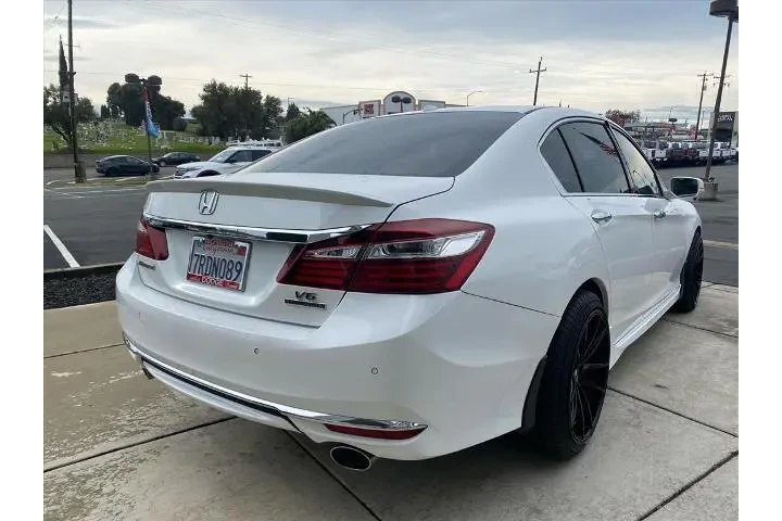 $20988 : Honda Accord 2016 Touring 4d image 7