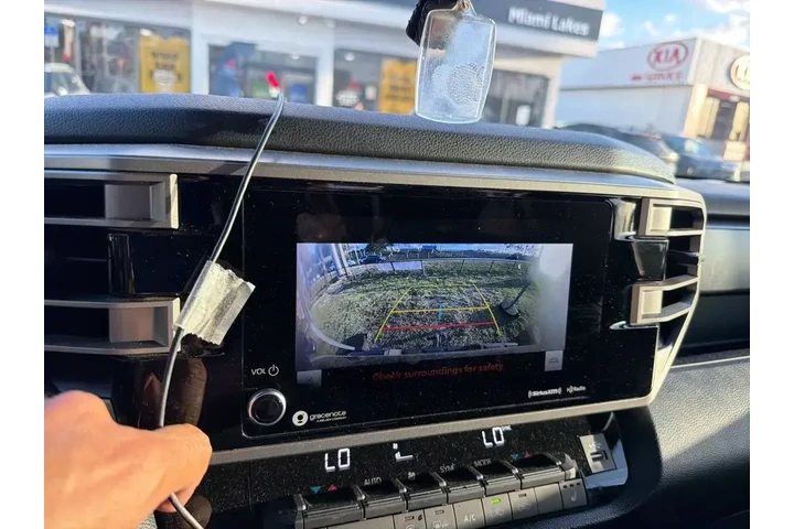 $39592 : Toyota Tundra 2023 4x4 SR5 4 image 6