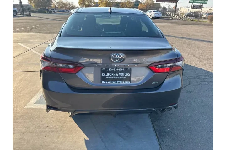 $22999 : 2021 Camry SE image 5