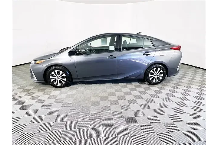 $17900 : Toyota Prius Prime 2020 LE 4 image 4