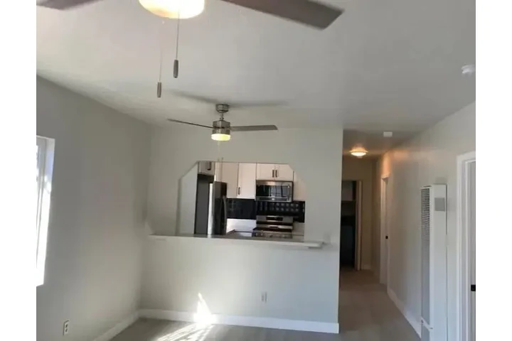 $1450 : Available 1Bedroom Apt  in LA image 6