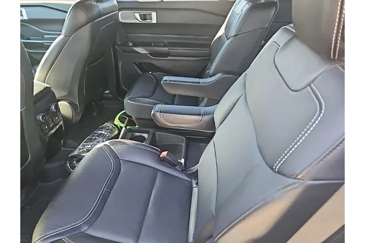 $35427 : Ford Explorer 2020 AWD ST 4d image 3