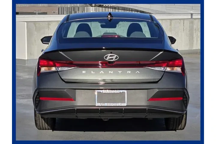 $25035 : Hyundai ELANTRA 2025 SEL Spo image 7