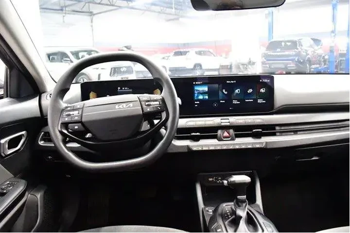 $21694 : Kia K4 2025 LXS 4dr Sedan image 8