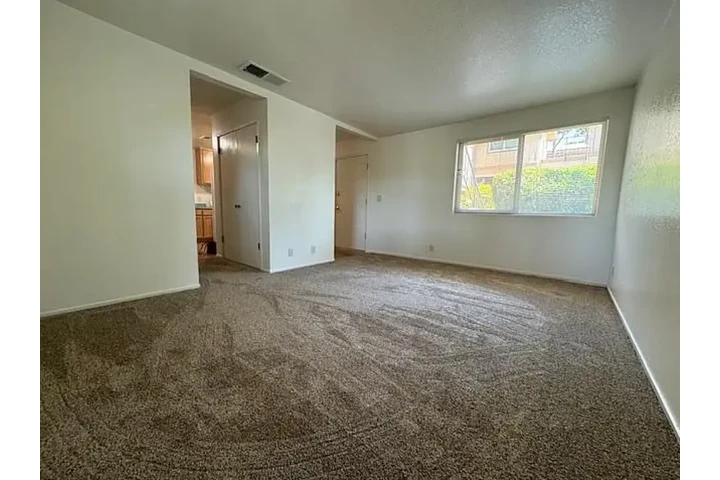 $1100 : Cama luminosa Atascadero CA image 5