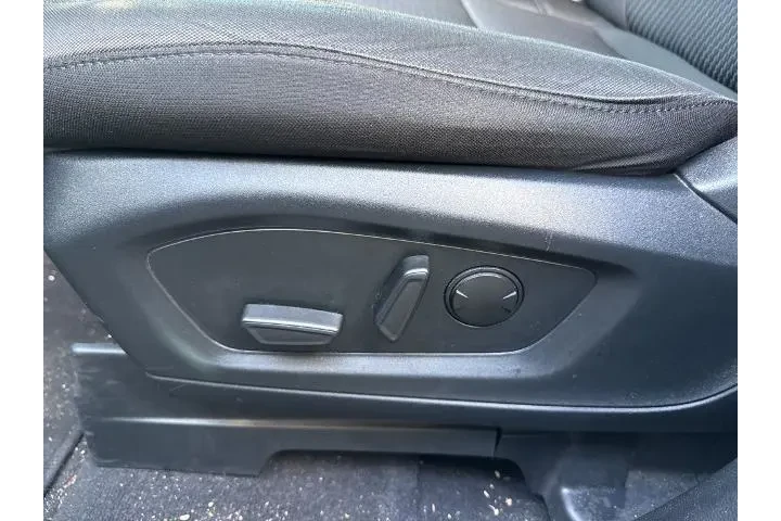 $27482 : Ford Explorer 2023 XLT 4dr S image 8