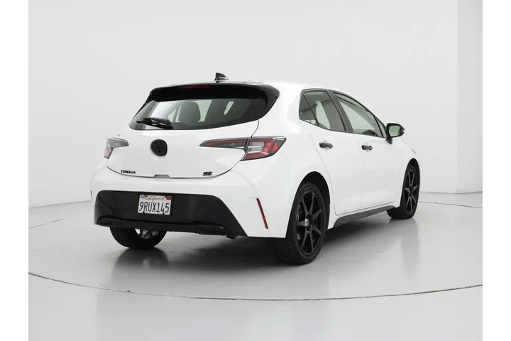 $21998 : Toyota Corolla Hatchback 202 image 8
