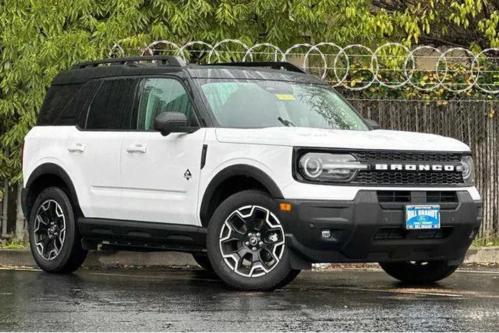 $30995 : Ford Bronco Sport 2025 AWD O image 2