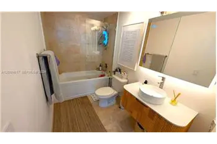 $4000 : Rental property with 2 bedro image 7