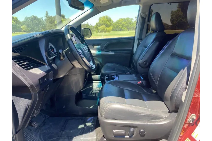 $15995 : 2015 Sienna SE Premium 8-Pass image 8
