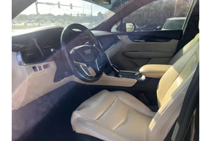 $12999 : 2017 XT5 image 10