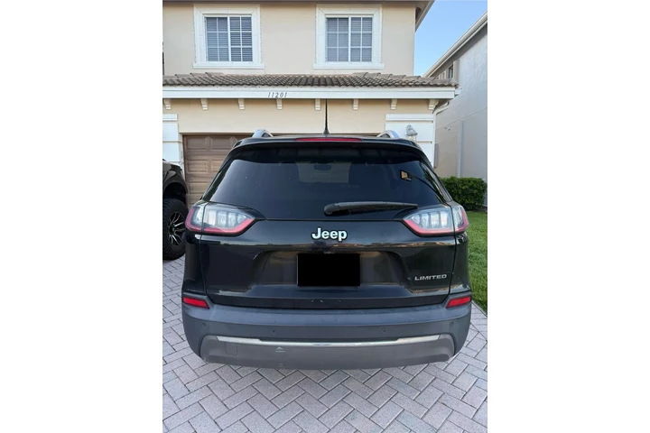 $9000 : 2019 Jeep Cherokee LTD image 4