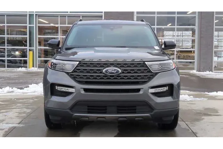 $29995 : Ford Explorer 2023 AWD XLT 4 image 8