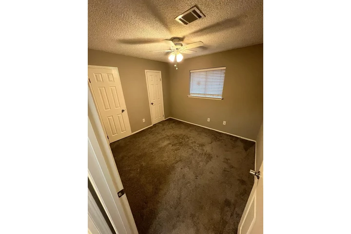 $1100 : Spring Tx Renta - Listo image 5