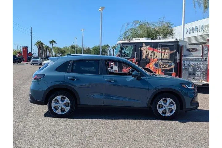 Honda HR-V 2024 AWD LX 4dr C image 6