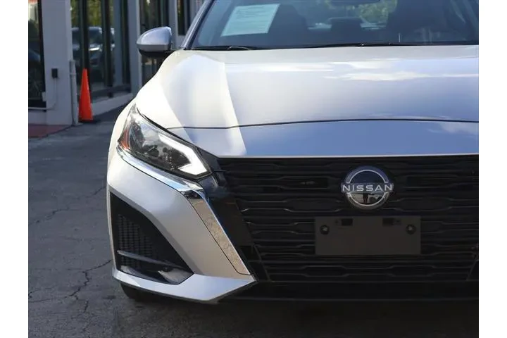 $15995 : Nissan Altima 2023 2.5 S 4dr image 10