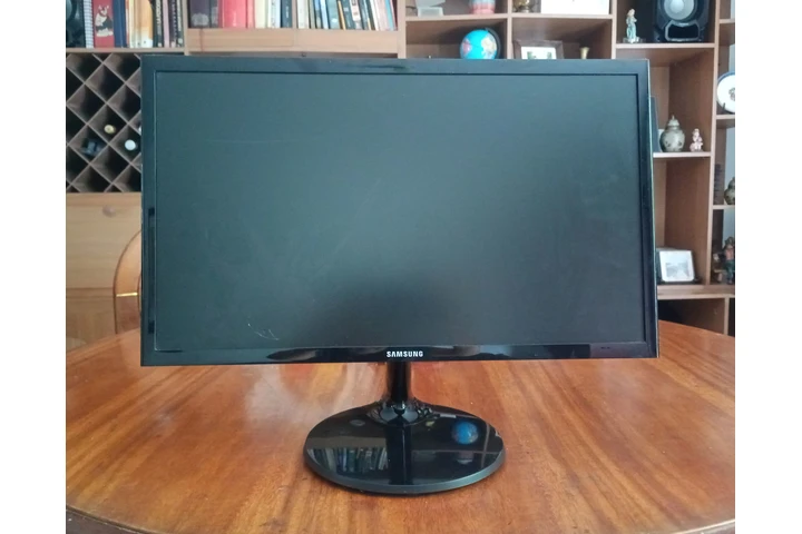 Monitor Samsung  22"  segunda image 1