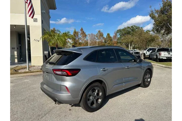 $23875 : Ford Escape 2023 ST-Line 4dr image 3
