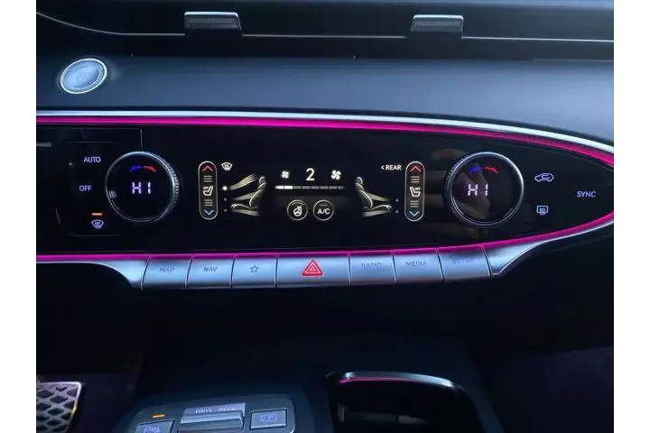 $39999 : Genesis GV70 2024 AWD 2.5T S image 10