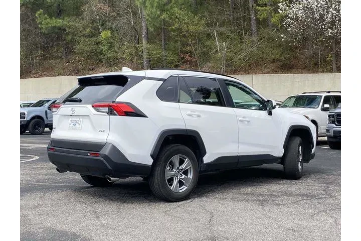 $26490 : Toyota RAV4 2024 XLE 4dr SUV image 3
