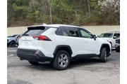$26490 : Toyota RAV4 2024 XLE 4dr SUV thumbnail