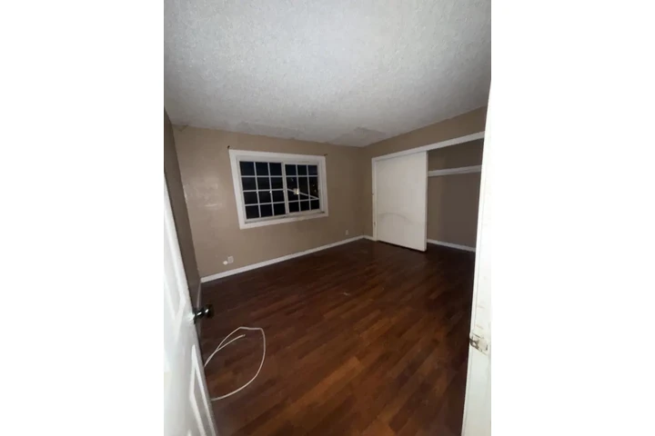 $1795 : 2 RECAMARAS 1BAÑO RIALTO 92376 image 2