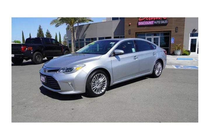 $17984 : 2017 Avalon Limited Sedan 4D image 2