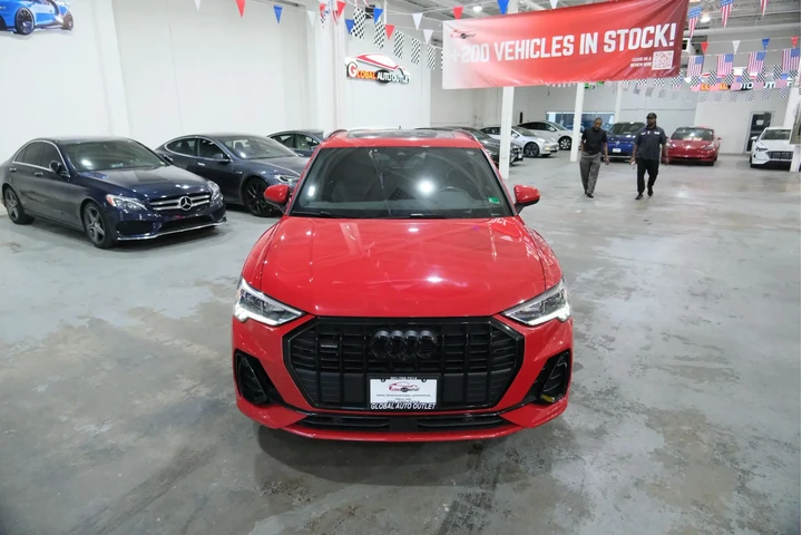 $29575 : 2022 Q3 45 S line Premium Plus image 3