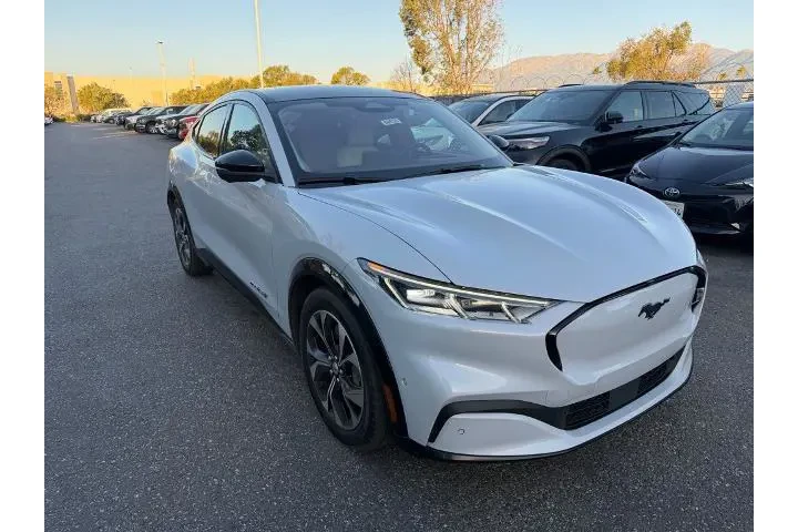 $25800 : Ford Mustang Mach-E 2022 AWD image 2