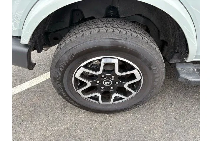 $39995 : Ford Bronco 2022 4x4 Base 4d image 10