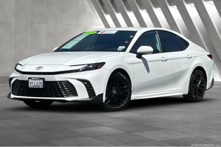 $30900 : Toyota Camry 2025 SE 4dr Sed image 1