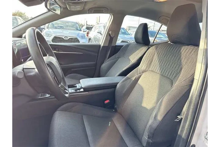 $27747 : Toyota Camry 2025 XSE 4dr Se image 9