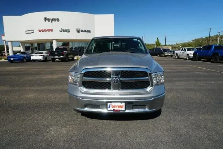 $28995 : Ram 1500 Classic 2023 4x4 SL image 2