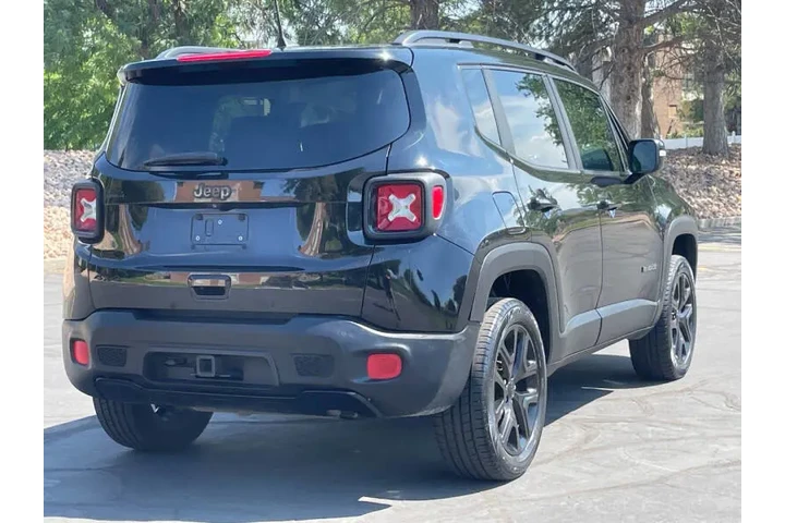 $8400 : 2018 Renegade Altitude image 5