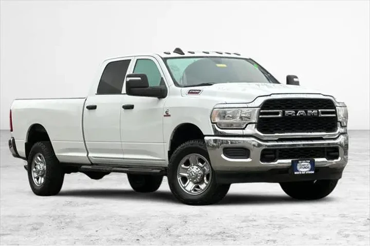 $39490 : Ram 2500 2023 4x4 Tradesman image 2