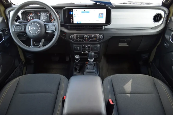 $39483 : Jeep Wrangler 2025 4x4 Sport image 4