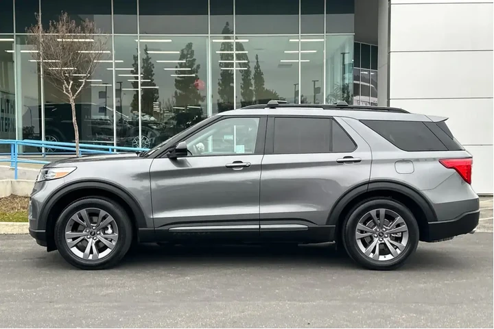$26984 : Ford Explorer 2022 XLT 4dr S image 6