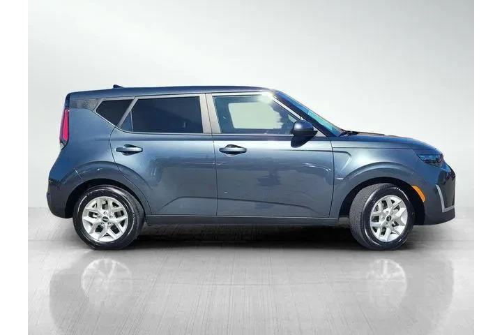 $19987 : Kia Soul 2025 S 4dr Crossove image 3