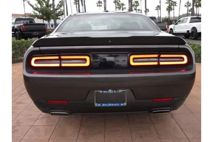 $22499 : Dodge Challenger 2021 SXT 2d image 3