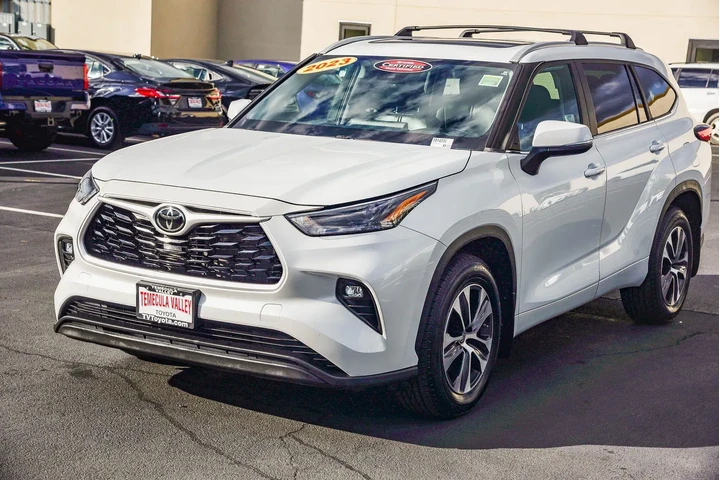 $36498 : Toyota Highlander 2023 XLE 4 image 3