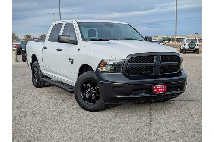 $35995 : Ram 1500 Classic 2024 4x4 Tr image 1